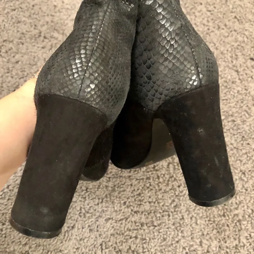 Anne Klein black Booties, Size 6.5 Mixed material (suede leather and fur)